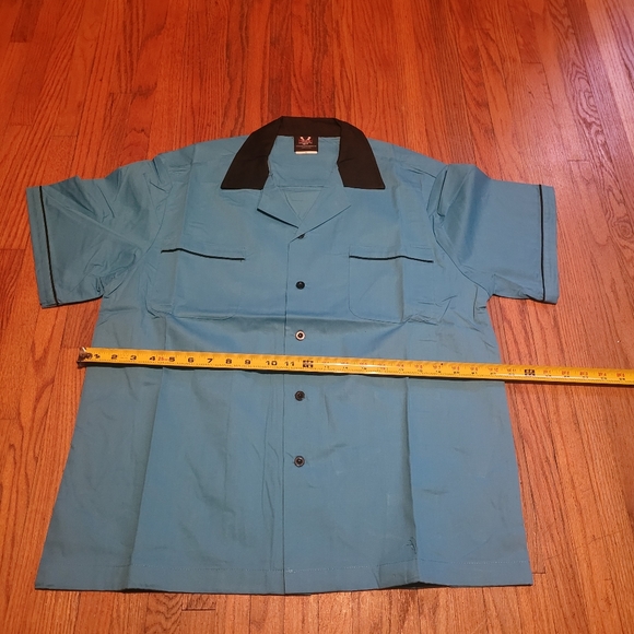 HILTON BOWLING 🎳 SHIRT 👕 - Picture 15 of 16